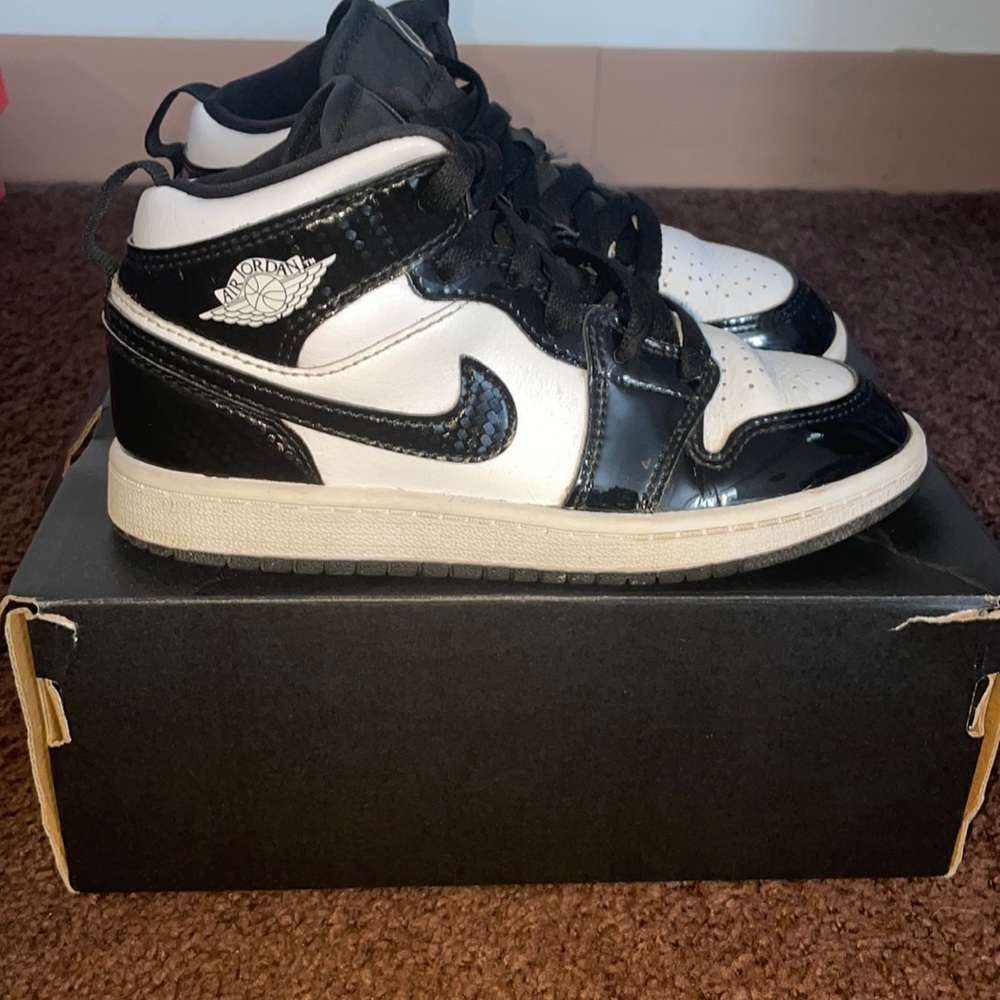 Jordan 1 mid